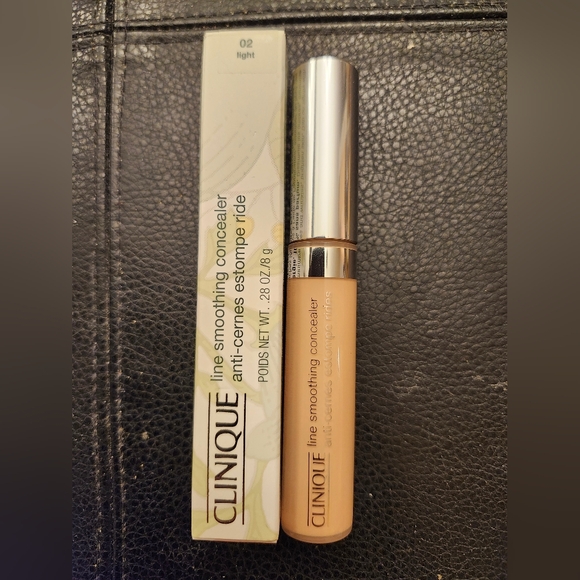 Clinique Line Smoothing Concealer In 02 Light - Picture 1 of 5